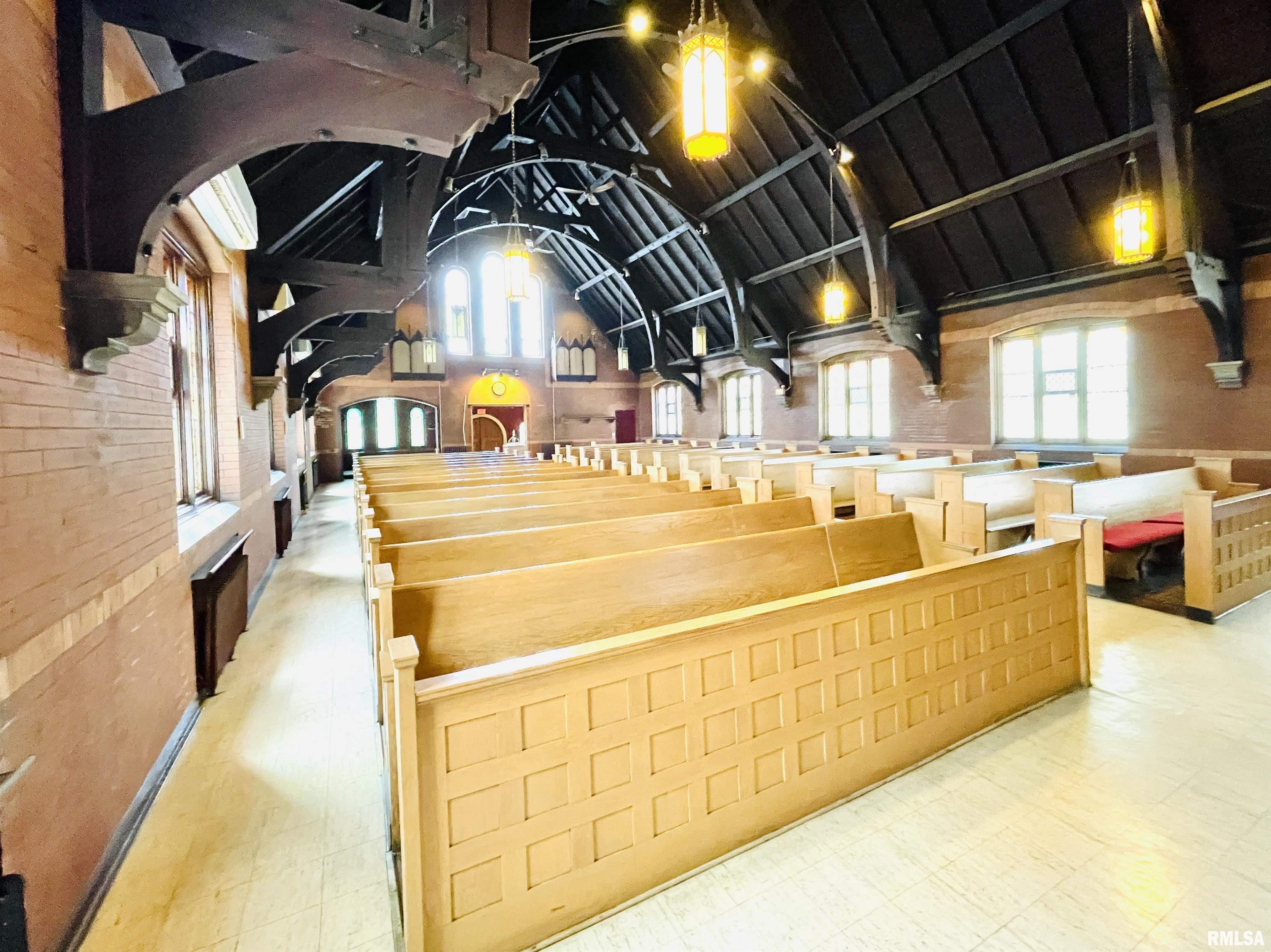 RE/MAX Traders Unlimited Commercial