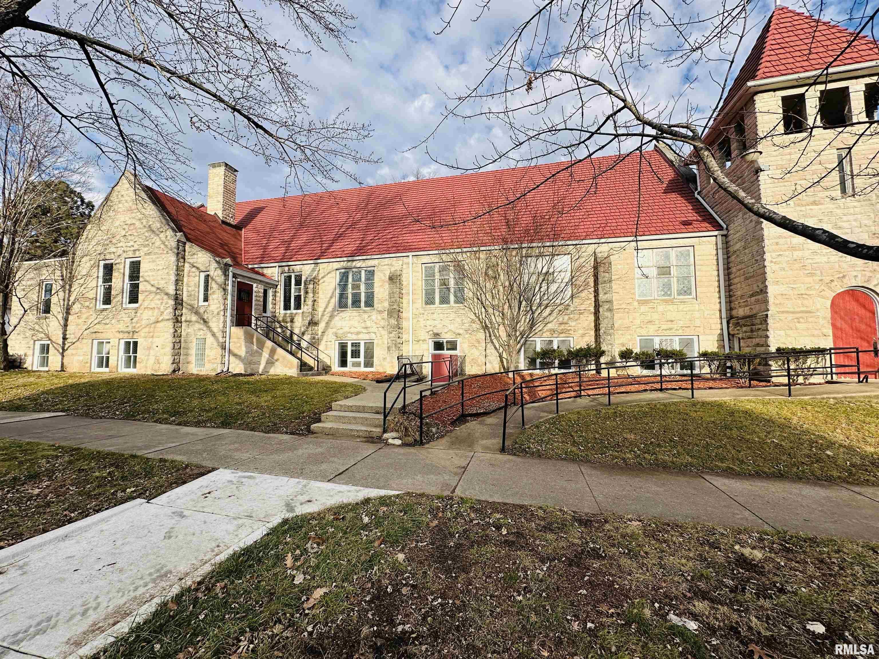 RE/MAX Traders Unlimited Commercial