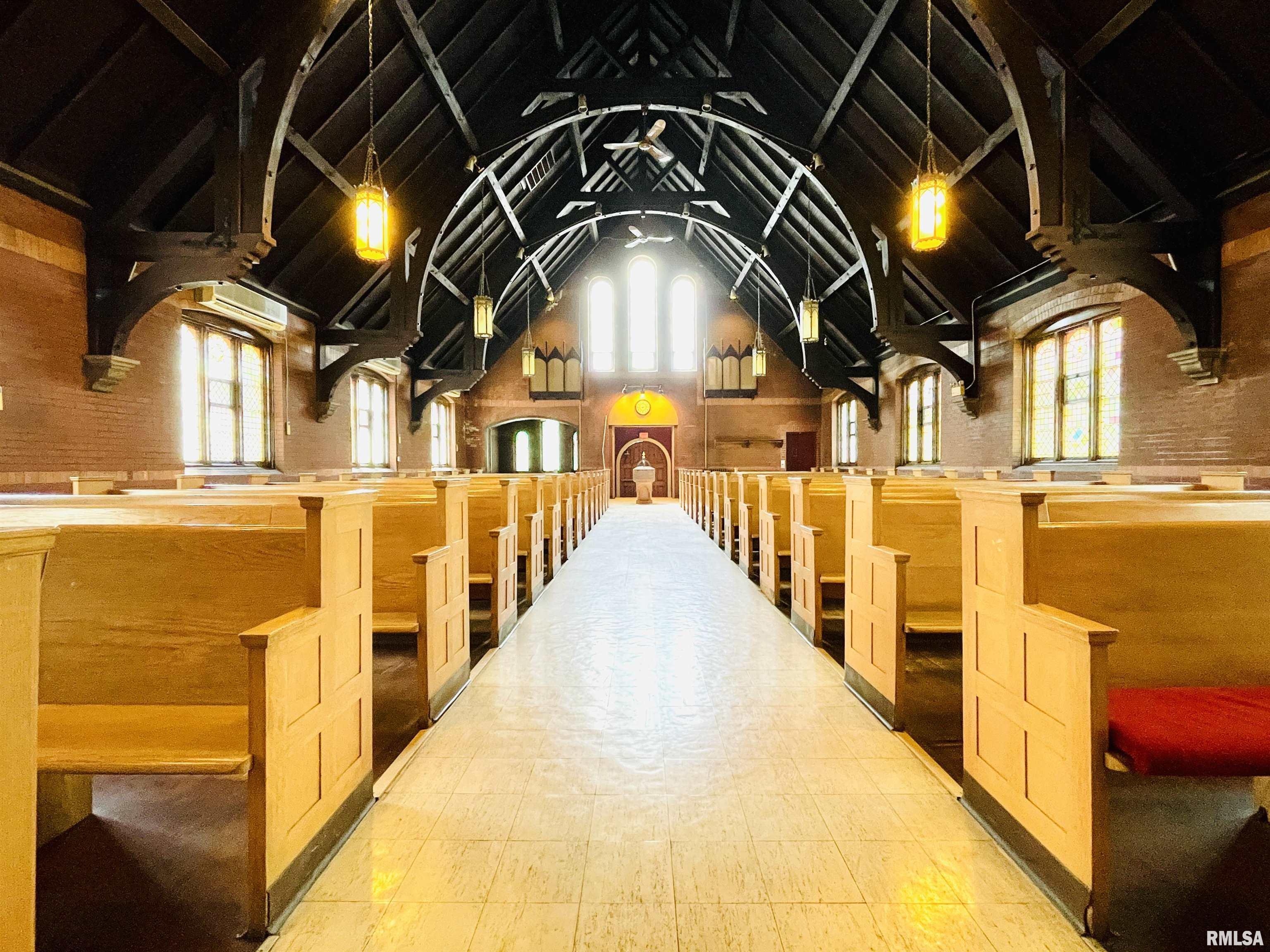 RE/MAX Traders Unlimited Commercial