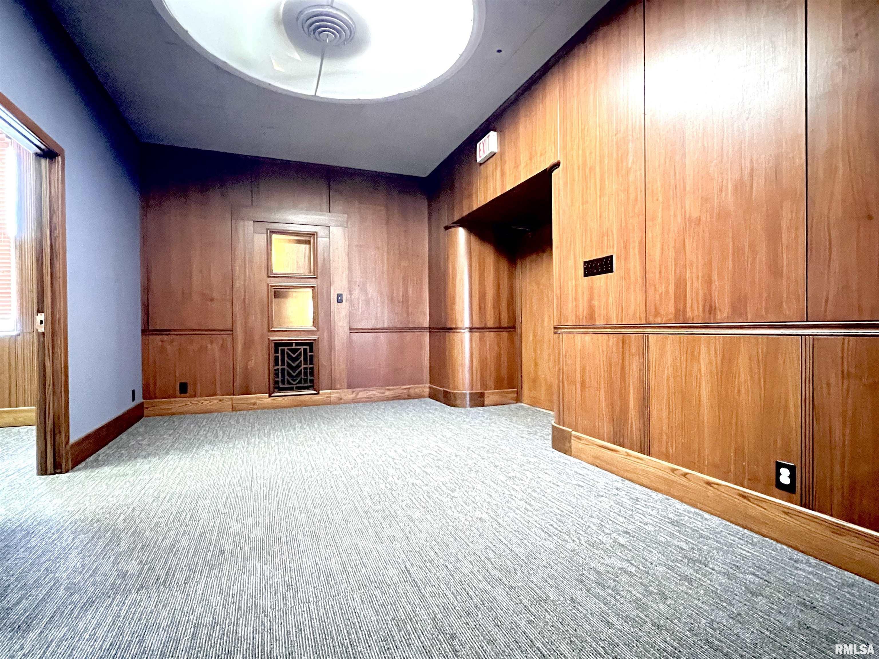 RE/MAX Traders Unlimited Commercial