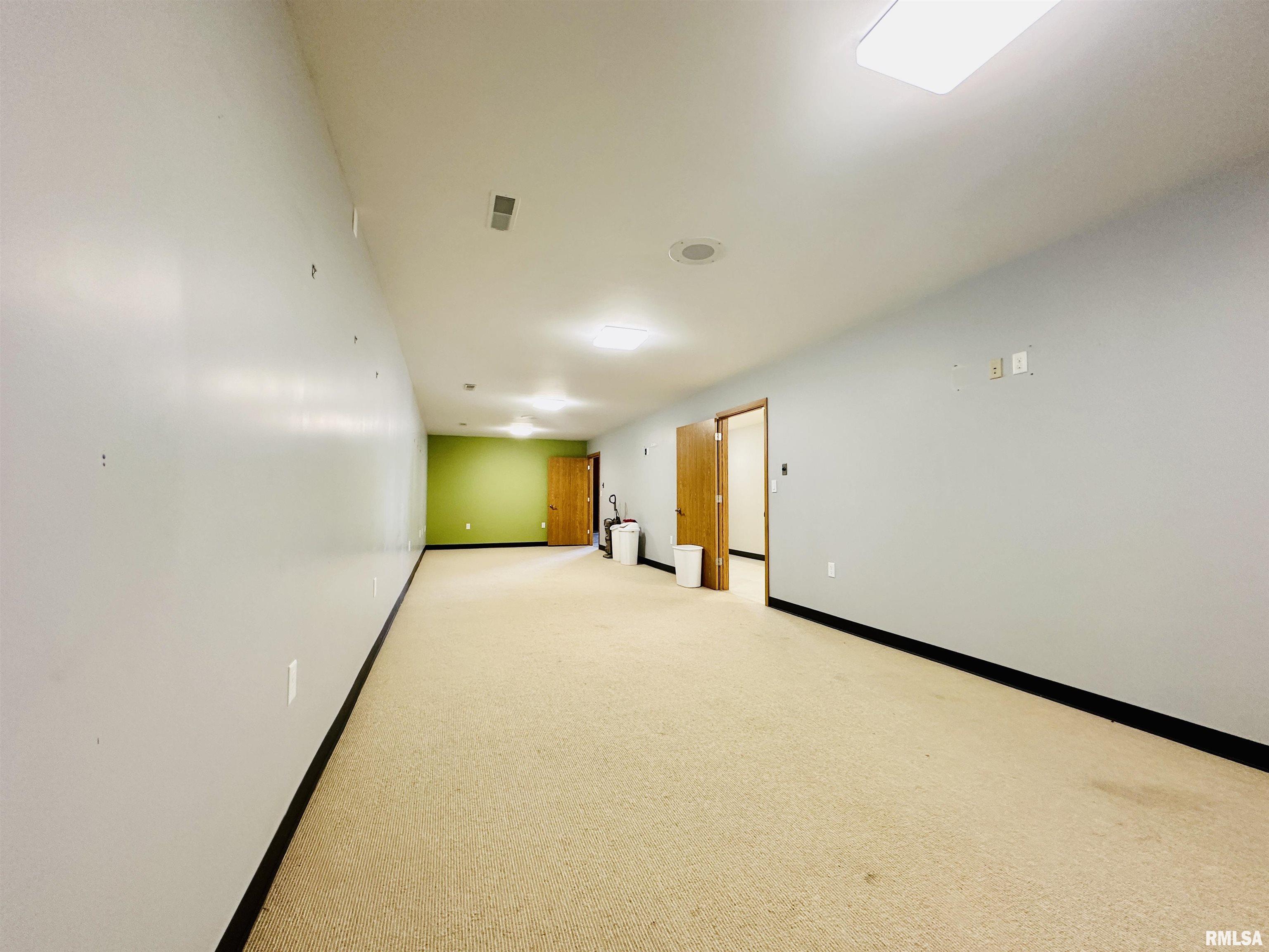 RE/MAX Traders Unlimited Commercial