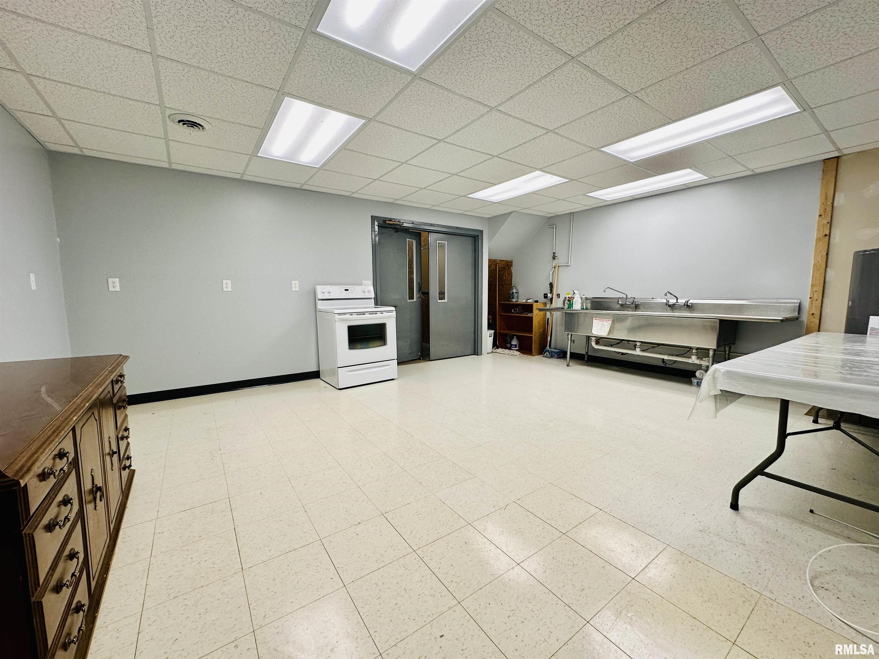 RE/MAX Traders Unlimited Commercial