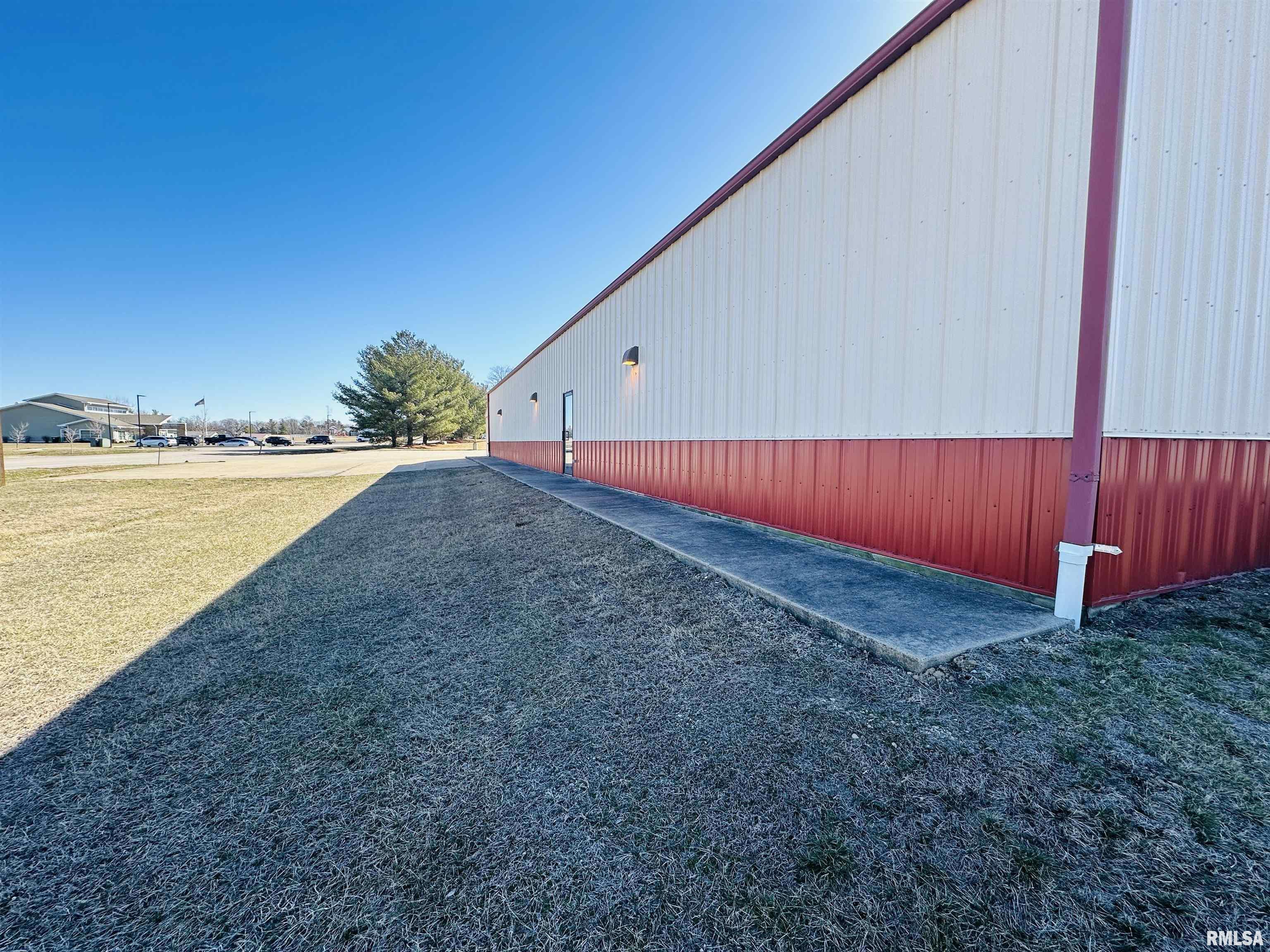 RE/MAX Traders Unlimited Commercial