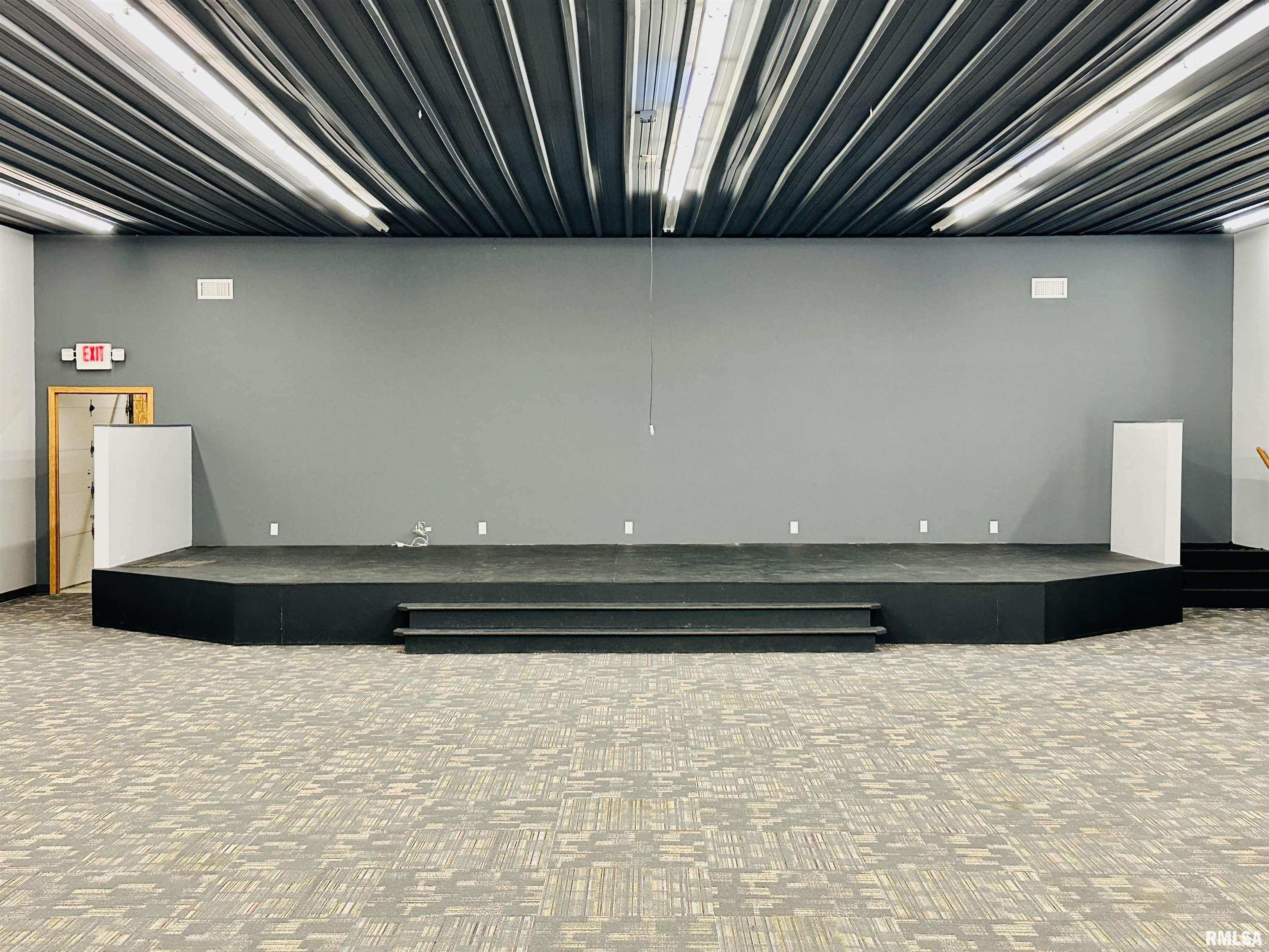 RE/MAX Traders Unlimited Commercial